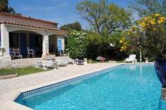 Ferienhaus - La Bagnolette - Ferienunterkunft in Bagnols-en-Foret (6 Personen)