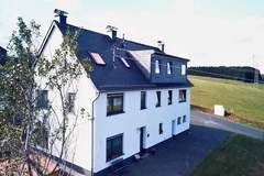 Ferienhaus - Eifelhome - Ferienunterkunft in Kleinlangenfeld (6 Personen)