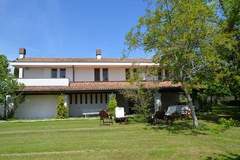 Ferienhaus - Villa degli Ulivi - Ferienunterkunft in Sant'ermete (9 Personen)