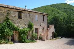 Ferienhaus - Fuoco - Bäuerliches Haus in Pergola (2 Personen)