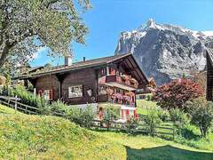 Ferienwohnung - Ferienwohnung Chalet Bärgsunna