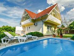 Ferienhaus - Ferienhaus Edina (SZA115)