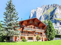 Ferienwohnung - Ferienwohnung Chalet Chiebrendli