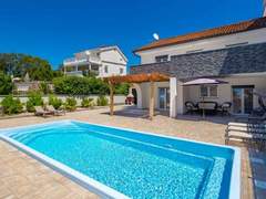 Ferienhaus - Ferienhaus Villa Mira (KRK147)