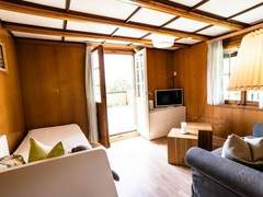 Ferienwohnung - Ferienwohnung Bürcher Haus 1. OG Süd-West