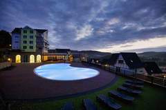 Ferienwohnung - Resort Eifeler Tor 6 - Ferienunterkunft in Heimbach (6 Personen)