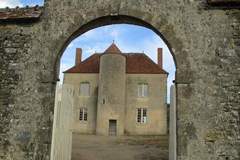 Ferienhaus - Le Vieux Château - Ferienunterkunft in Moussy (8 Personen)