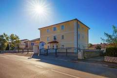Ferienwohnung - Villa Marija 4 - Ferienunterkunft in Crikvenica (4 Personen)