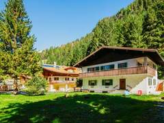 Ferienwohnung - Ferienwohnung, Chalet Cesa Minach