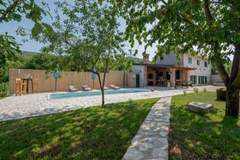 Ferienhaus - Eli - Ferienunterkunft in Imotski (8 Personen)