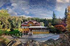 Ferienhaus, Exklusive Unterkunft - Villa Rotschönberg - Ferienunterkunft in Großschirma (8 Personen)