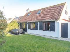 Ferienhaus - Ferienhaus V32 with parking and shared pool