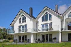 Ferienhaus - Reihenhaus Hafenflair / Haus 2 / Wohnungen 7 und 9 - Ferienunterkunft in Plau am See (12 Personen)