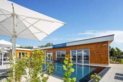 Ferienwohnung - Apartments im MAREMÜRITZ Yachthafen Resort & Spa / Mare Grand Maisonette Suite 3 Erwachsene und 1 Kind 3-15 Jahre - Ferienunterkunft in Waren (Müritz) (4 Personen)