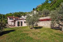 Ferienhaus, Exklusive Unterkunft - holiday home Residence Nautic Resort San Carlo Gargnano-Villa Ortensia - Villa in Gargnano (8 Personen)