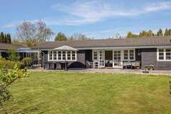 Ferienhaus - Ferienunterkunft in Væggerløse (8 Personen)
