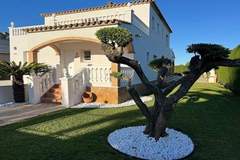 Ferienhaus - Nautic Parc 9 - Ferienunterkunft in Sant Pere Pescador (14 Personen)