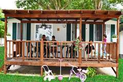 Ferienhaus - Camping Punta Navaccia 2 - Mobilehome Superior - Chalet in Tuoro Sul Trasimeno (6 Personen)