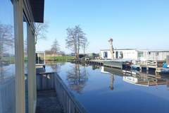 Ferienhaus - Luxe chalet 55 aan het water in Bantega met sloep 8 pax - Ferienunterkunft in Bantega (8 Personen)