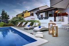 Ferienhaus - Villa Ruza - Ferienunterkunft in Liznjan (9 Personen)