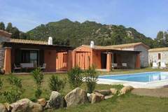 Row bungalows an der Costa Rei-San Pietro Villa 4/6 pers Unifamiliare con piscina comune - Ferienunterkunft in Castiadas Cagliari (4 Personen)