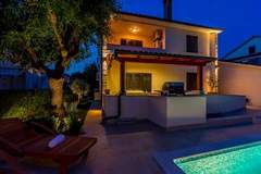 Ferienhaus - Villa VP - Ferienunterkunft in Pula (6 Personen)