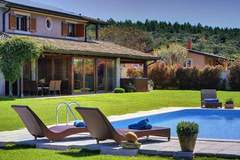 Ferienhaus, Exklusive Unterkunft - Villa Sunny Flowers - Ferienunterkunft in Pomer (8 Personen)