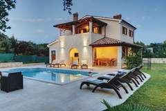 Ferienhaus, Exklusive Unterkunft - Villa Smrikve - Ferienunterkunft in Medulin (8 Personen)