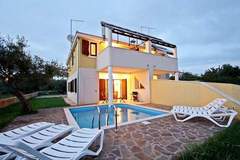 Ferienhaus - Holiday Home  Rosie 1 - Ferienunterkunft in Novigrad (6 Personen)