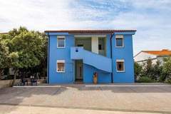 Ferienwohnung - Modra kuća 1 - Ferienunterkunft in Mandre (5 Personen)