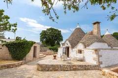 Magnificent Stefano's Trulli in Locorotondo - Ferienunterkunft in Locorotondo (6 Personen)
