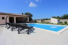 Ferienhaus - Ferienunterkunft in Loborika (5 Personen)