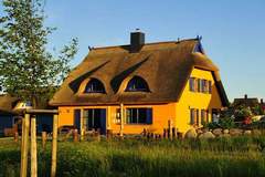 Ferienhaus - Ferienunterkunft in Glowe (6 Personen)