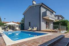 Ferienhaus - Ferienunterkunft in Labin (12 Personen)