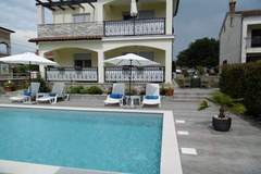 Ferienhaus - Ferienunterkunft in Funtana (4 Personen)