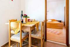Ferienwohnung - Guest House Fontana - Two Bedroom Apartment with Terrace and Sea View - Ferienunterkunft in Mlini (4 Personen)