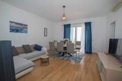 Ferienwohnung - Apartment Faros - Two-Bedroom Apartment with Terrace and Sea View - Ferienunterkunft in Dubrovnik (5 Personen)
