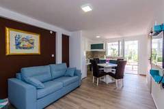 Ferienwohnung - Apartments Paula - One Bedroom Apartment with Shared Terrace - Ferienunterkunft in Dubrovnik (4 Personen)