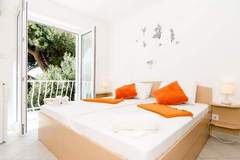 Ferienwohnung - Guest House Daniela - Comfort Double Room with Sea View - SOBA 2 - Ferienunterkunft in Mlini (2 Personen)