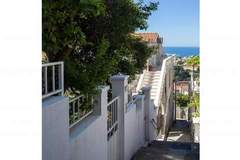 Ferienwohnung - Guest House Kono - Two-Bedroom Apartment with Balcony and Sea View - Marka Gjaje Street - Ferienunterkunft in Dubrovnik (5 Personen)