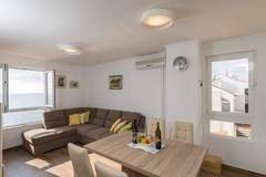 Ferienwohnung - Apartment Gigi - Two Bedroom Apartment with Terrace and Sea View - Ferienunterkunft in Dubrovnik (4 Personen)