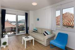 Ferienwohnung - Apartments Villa Karmen - Two-Bedroom Apartment with Balcony and Sea View (Luči) - Ferienunterkunft in Dubrovnik (6 Personen)