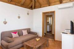 Ferienwohnung - Villa Mirjana - One Bedroom Apartment with Terrace and Sea View (Naranča) - Ferienunterkunft in Mlini (4 Personen)