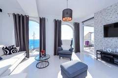 Ferienwohnung - Apartments Villa Capitano - Two Bedroom Apartment with Balcony and Sea View (CRNI) - Ferienunterkunft in Mlini (6 Personen)