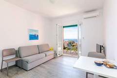Ferienwohnung - Apartments Villa Lukas - ''No.4'' One-Bedroom Apartment with Balcony and Sea View - Ferienunterkunft in Cavtat (3 Personen)