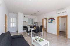 Ferienwohnung - Apartments Villa Ari - Deluxe Three Bedroom Apartment with Balcony and Sea View (Second Floor) - Ferienunterkunft in Dubrovnik (6 Personen)