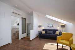 Ferienwohnung - Amorino of Dubrovnik Apartments - One Bedroom Apartment with Balcony and Sea View (Apartment Maslina) - Ferienunterkunft in Dubrovnik (4 Personen)