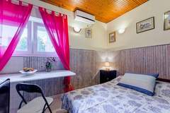 Ferienwohnung - Studio Apartment Silvana (ST) - Studio Apartmen near the Park - Ferienunterkunft in Split (2 Personen)