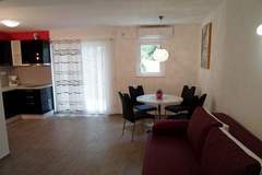 Ferienwohnung - House Karlo Apartments - One-Bedroom Apartment with Balcony (A4) - Ferienunterkunft in Omis (3 Personen)