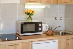 Ferienwohnung - Rooms Sani - Double Room with Terrace and Sea View (S3) - Ferienunterkunft in Brela (2 Personen)